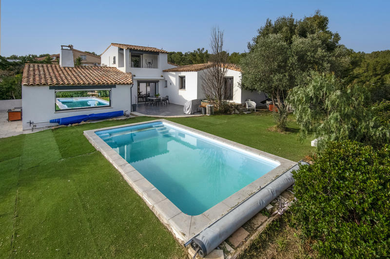 Villa - 196 m² - 7 pièces