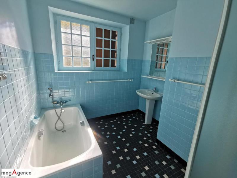 Maison traditionnelle - 186 m² - 7 pièces