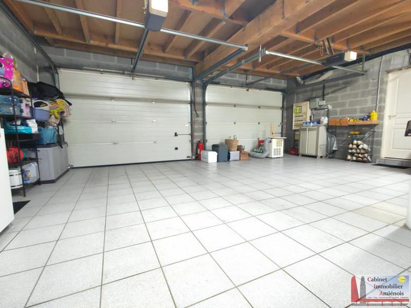 Pavillon - 330 m² - 6 pièces