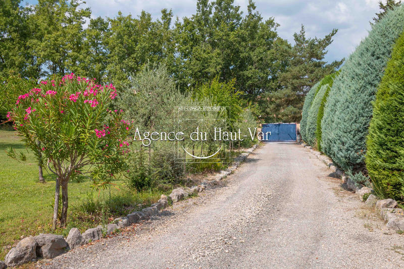 Villa - 225 m² - 8 pièces