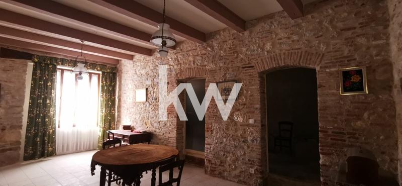 Maison - 216 m² - 8 pièces