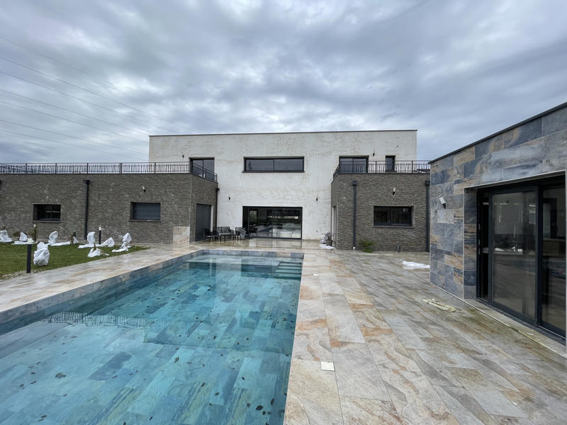 Villa - 310 m² - 10 pièces