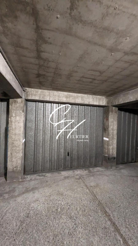 Parking / Garage - 14 m²