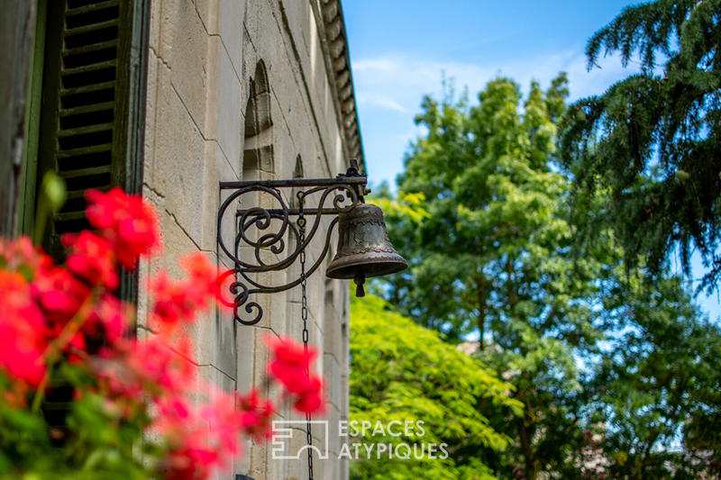 Demeure - 460 m² - 13 pièces