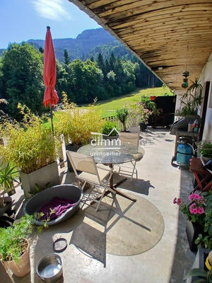 Maison - 240 m² - 4 pièces