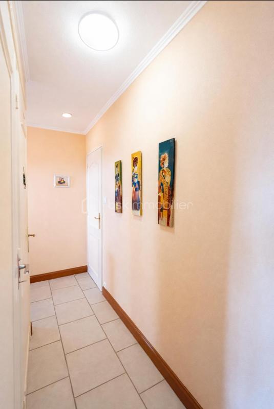 Maison traditionnelle - 107 m² - 6 pièces