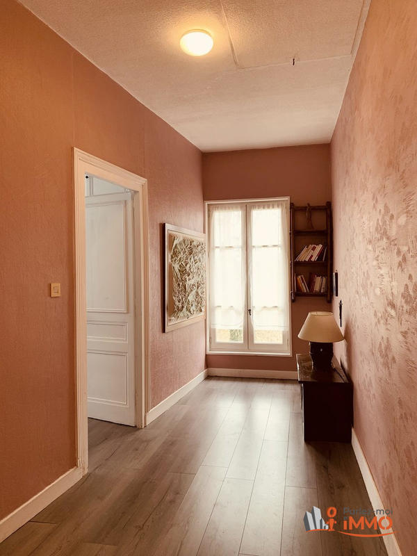 Maison - 285 m² - 10 pièces