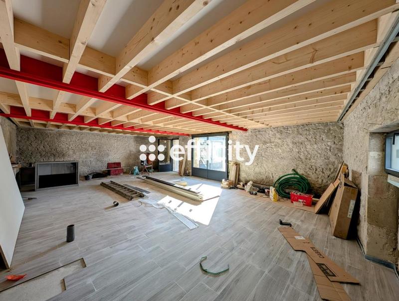 Maison - 250 m² - 7 pièces