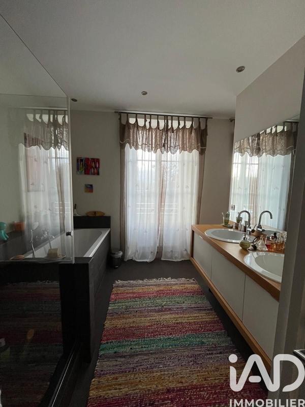 Maison de maîtres - 350 m² - 7 pièces