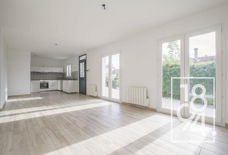 Maison - 92 m² - 4 pièces