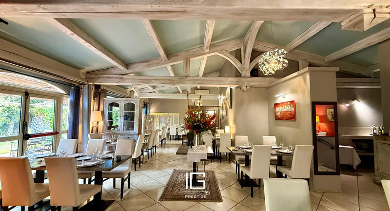 Maison - 276 m² - 5 pièces