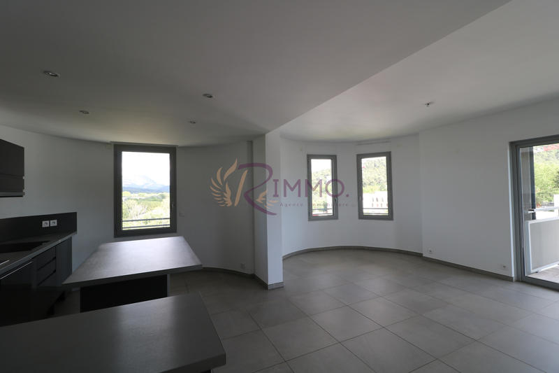 Appartement - 105 m² - 4 pièces