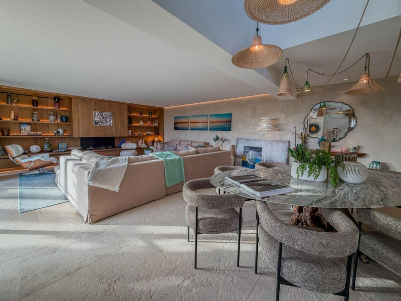 Maison traditionnelle - 245 m² - 5 pièces