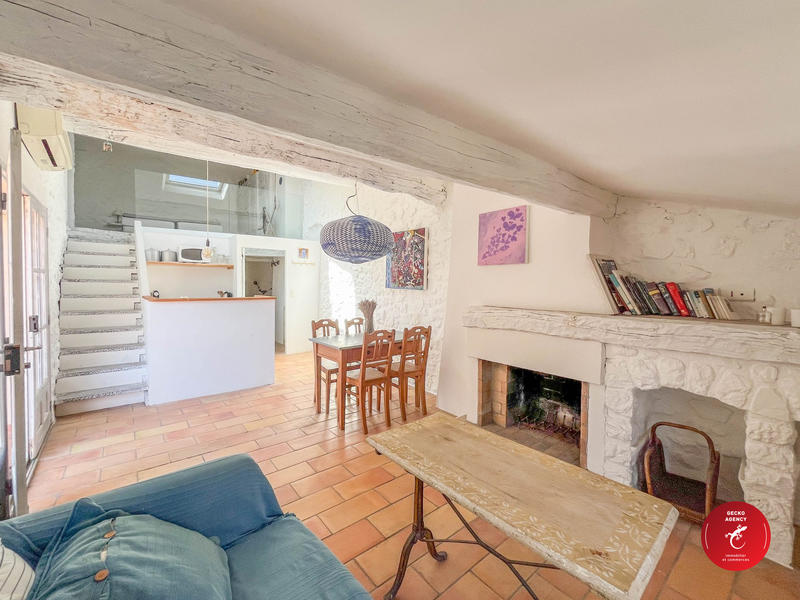 Maison - 219 m² - 10 pièces