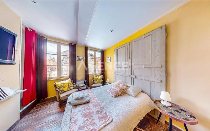 Maison - 294 m² - 7 pièces