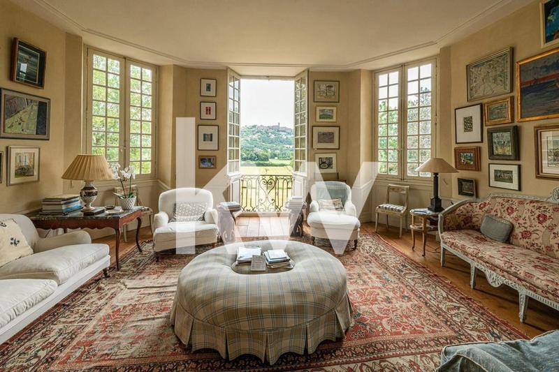 Château - 677 m² - 20 pièces