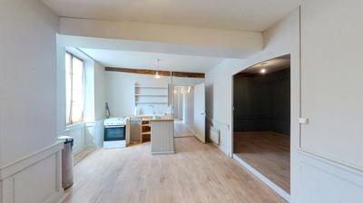 Maison traditionnelle - 102 m² - 6 pièces