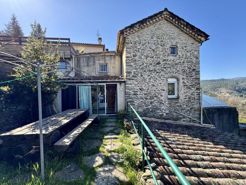 Maison - 137 m² - 7 pièces