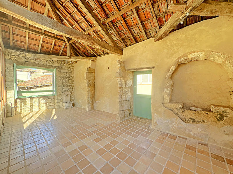 Maison - 202 m² - 6 pièces