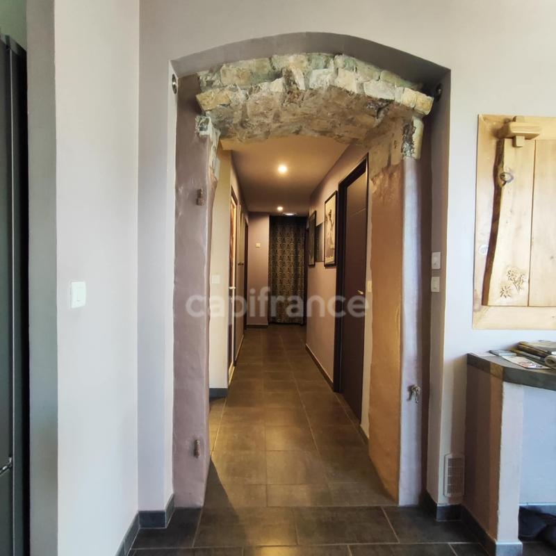 Maison - 290 m² - 11 pièces