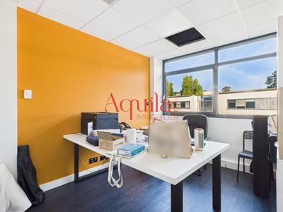 Bureau - 225 m² - 10 pièces