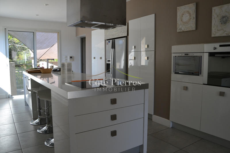 Villa - 200 m² - 6 pièces