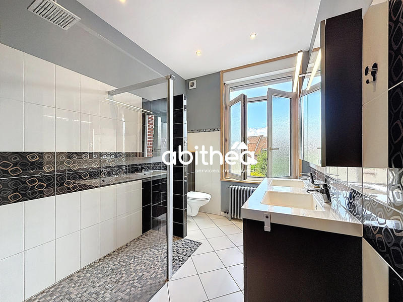 Maison - 182 m² - 6 pièces