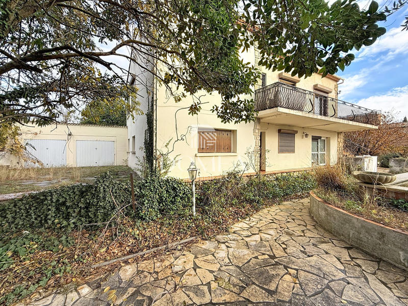 Maison - 222 m² - 10 pièces