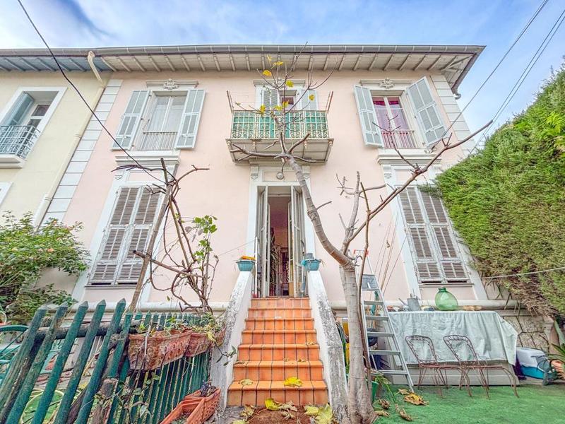 Maison de ville - 131 m² - 6 pièces