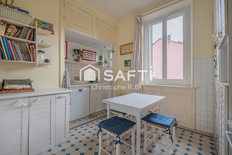 Appartement - 125 m² - 5 pièces