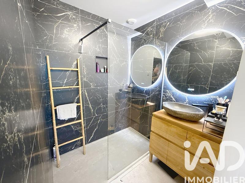 Maison - 255 m² - 7 pièces