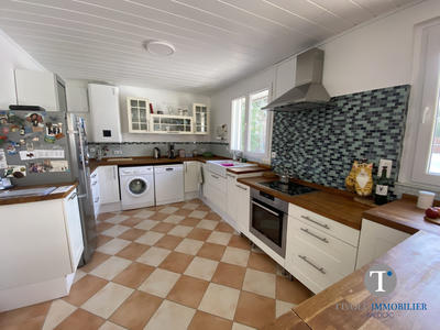 Maison traditionnelle - 138 m² - 5 pièces