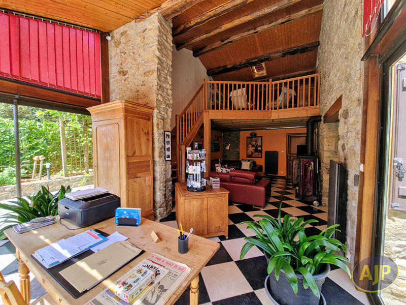 Maison - 182 m² - 6 pièces