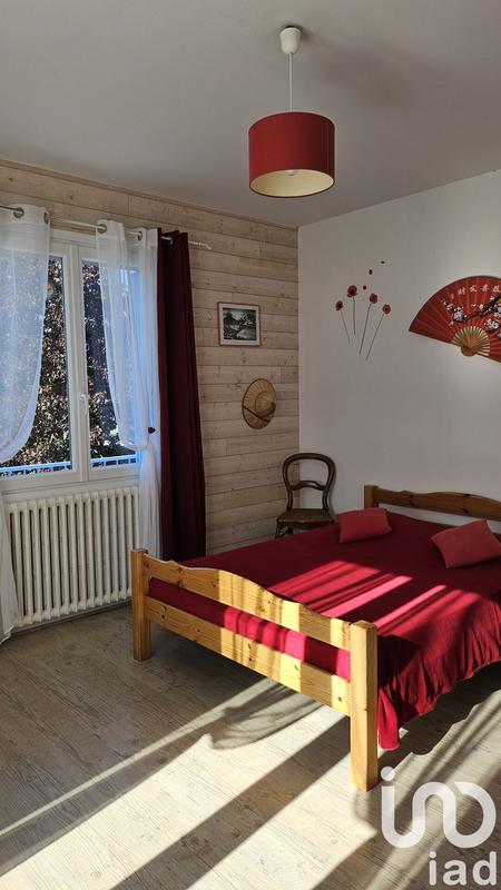 Maison - 215 m² - 7 pièces