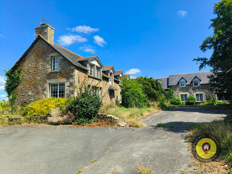 Maison - 750 m² - 13 pièces