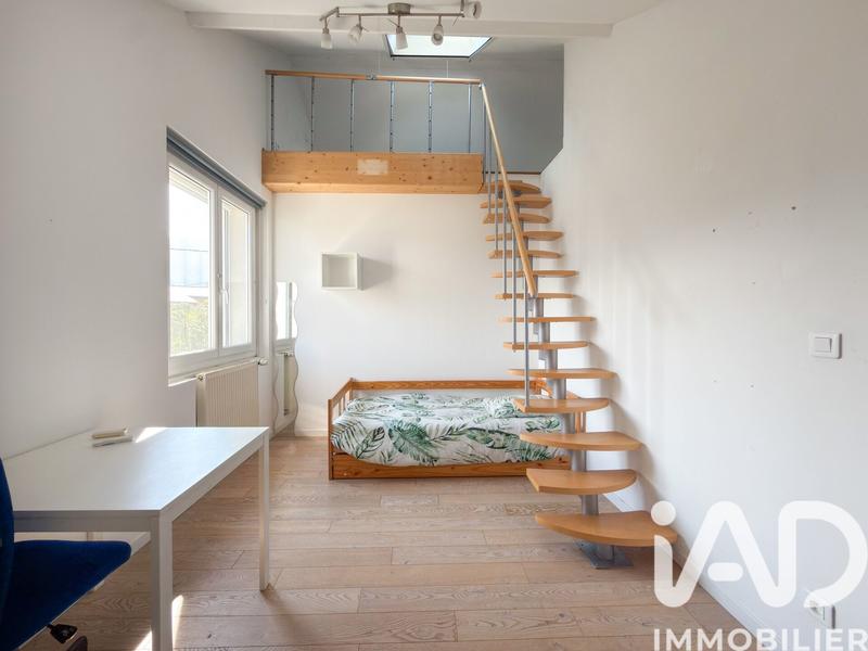 Maison - 210 m² - 7 pièces