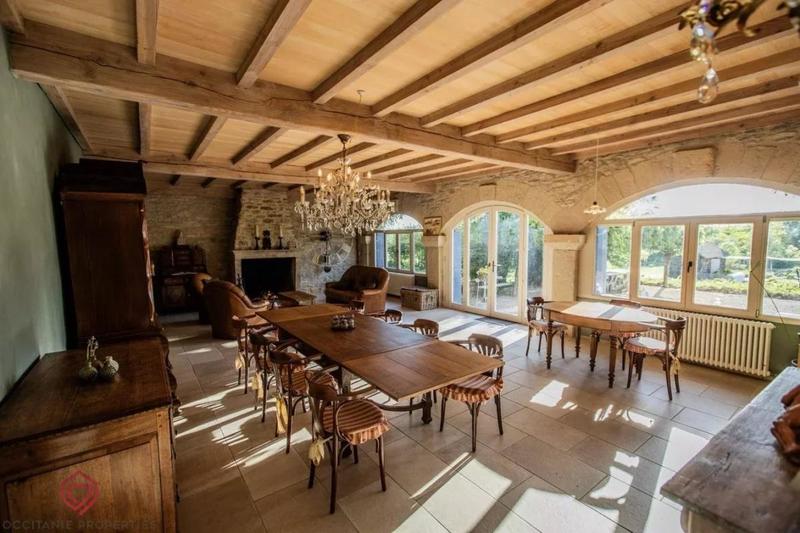 Demeure - 420 m² - 10 pièces