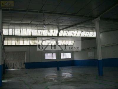 Entrepôt - 1 385 m²