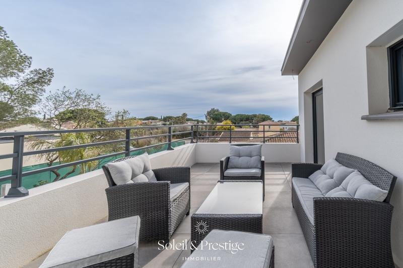 Maison - 232 m² - 7 pièces