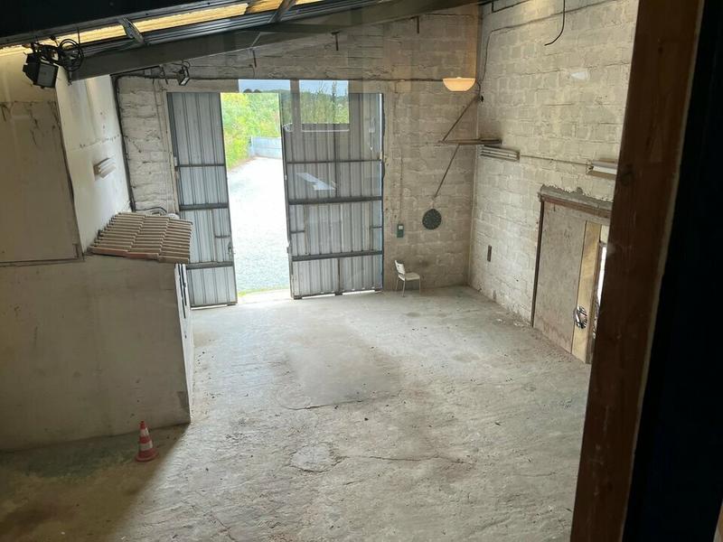 Local d'activité / Entrepôt - 857 m²