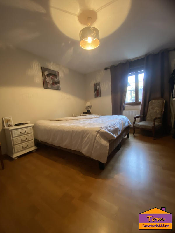 Maison traditionnelle - 260 m² - 7 pièces