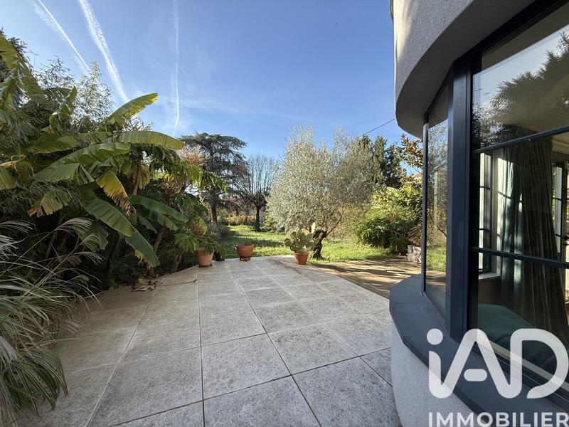 Maison - 210 m² - 6 pièces