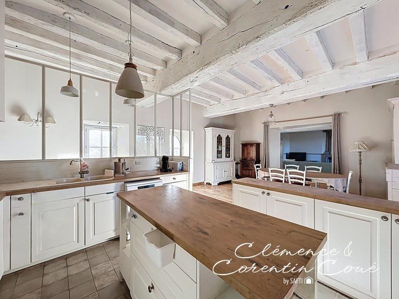 Maison - 260 m² - 11 pièces