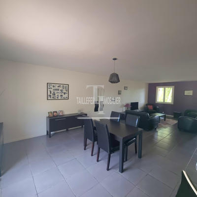 Maison - 210 m² - 6 pièces