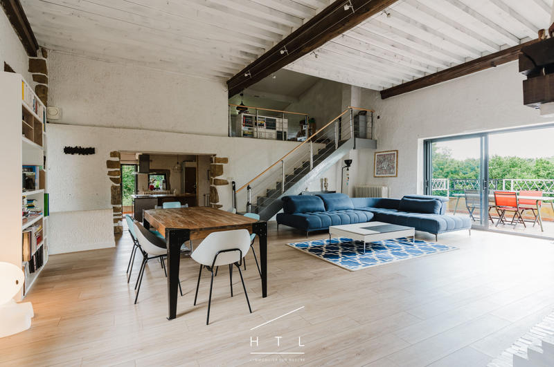 Maison - 261 m² - 6 pièces