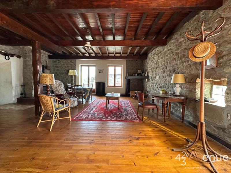 Maison - 223 m² - 8 pièces