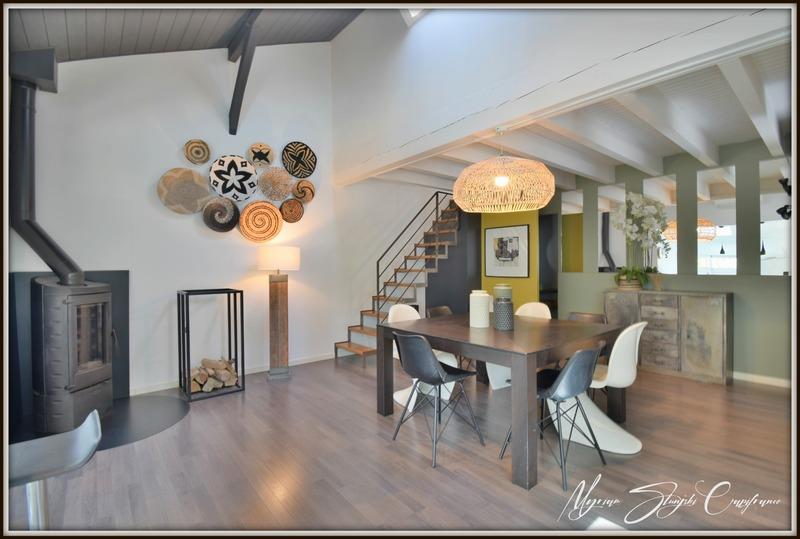 Maison - 225 m² - 10 pièces