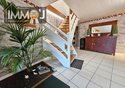 Maison - 104 m² - 4 pièces