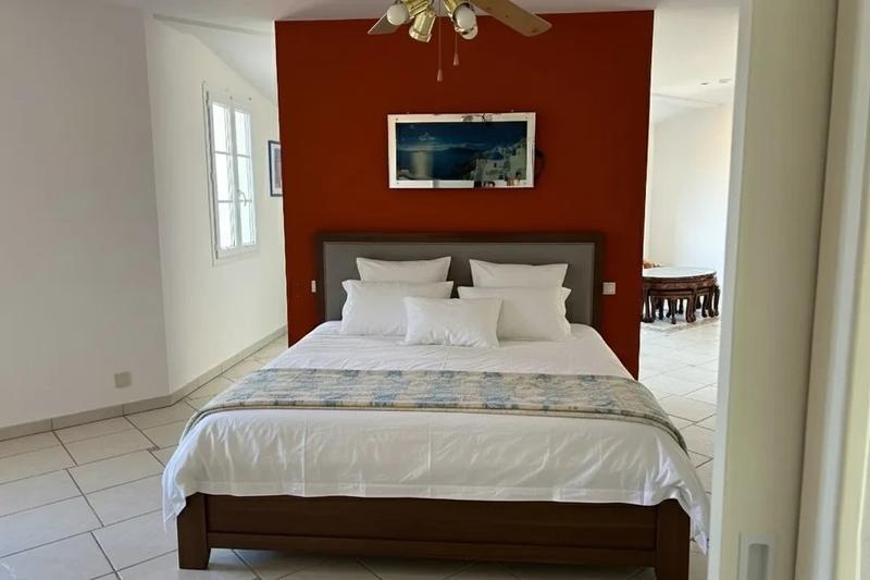 Maison - 408 m² - 11 pièces