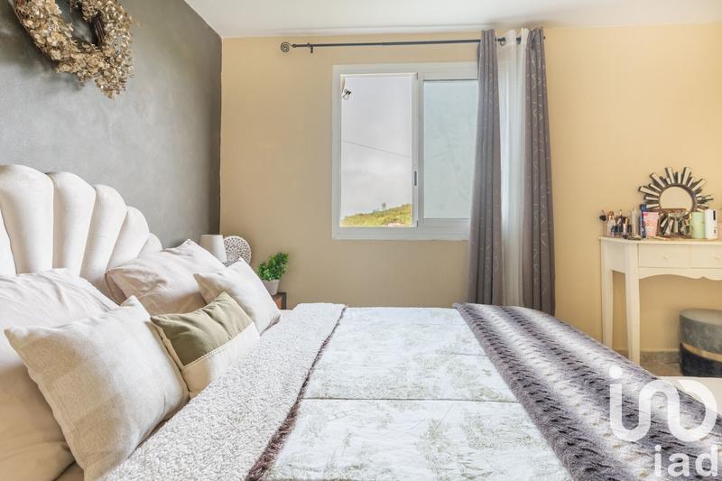 Maison - 238 m² - 13 pièces